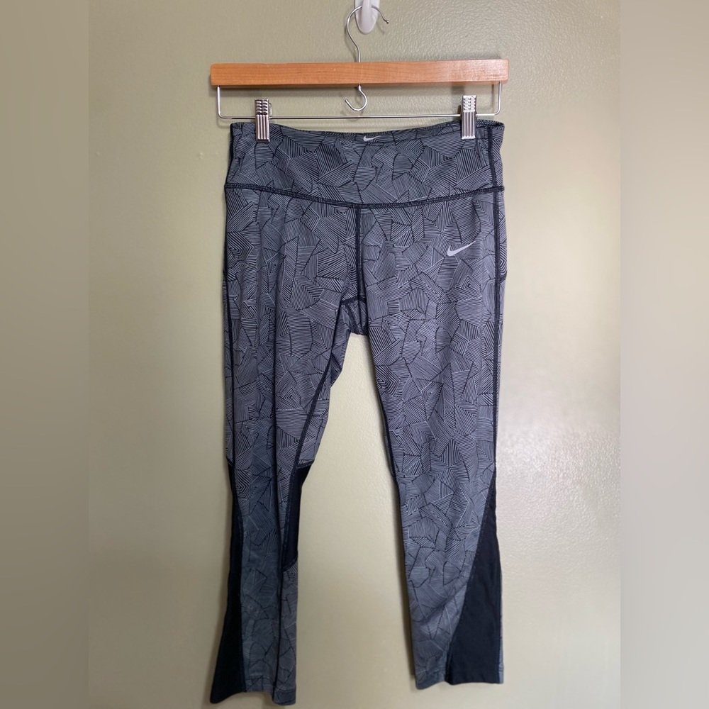 Nike Cropped Dri-Fit Leggings,‎ Size S